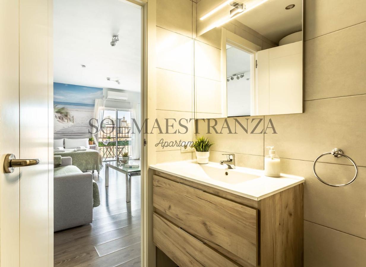 Atarazanas Apartment By Sol Maestranza Малага Екстер'єр фото